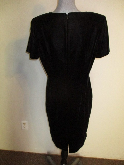 VTG Talbot’s 90’s Square Neck Velvet Sheath Dress in Jet Black Size 12