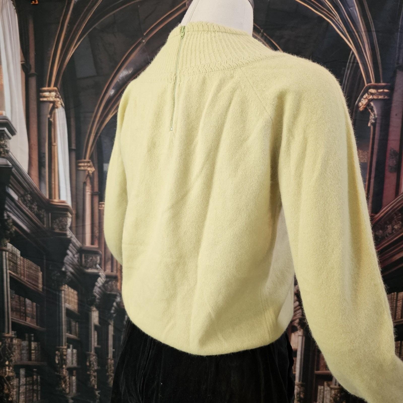 Vintage 1960’s Sweater Pullover Citron Green Yellow Garland Dreamspun Knit 60s