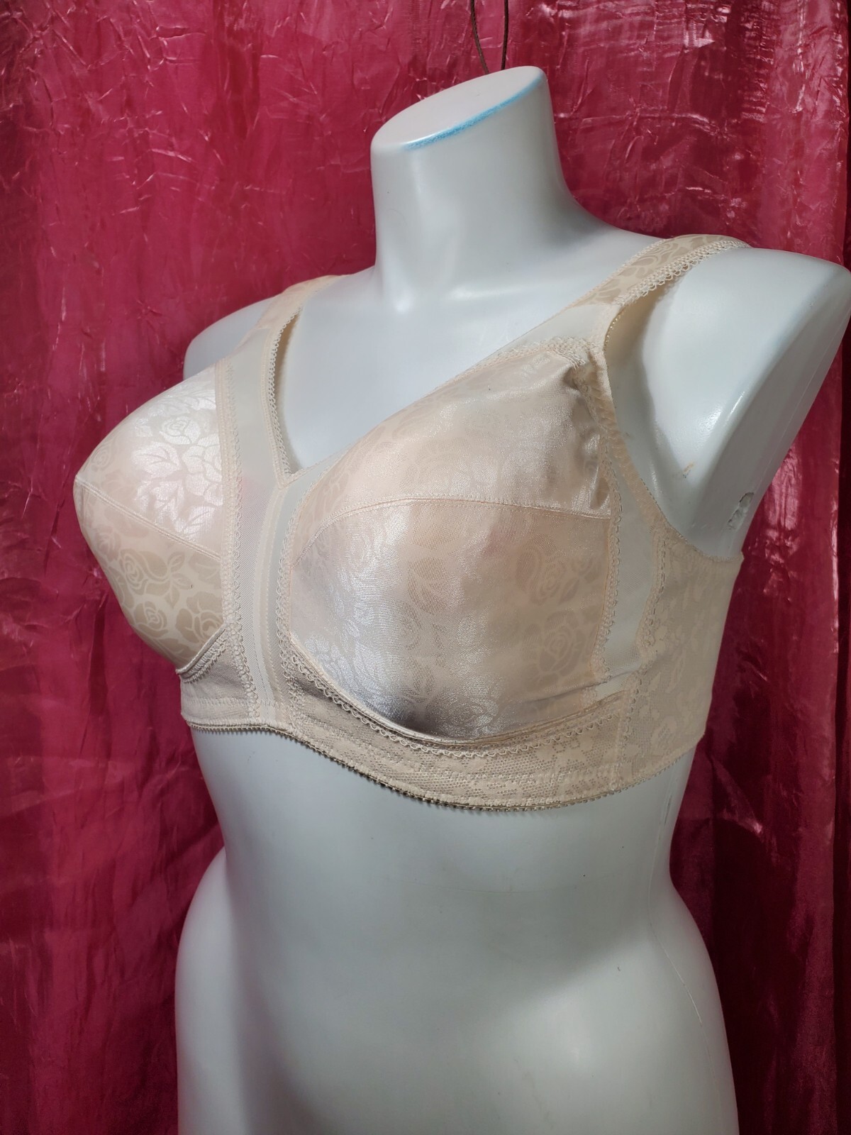 Playtex Silky Satin Bra Women’s Size 38H Beige Lace Sexy Sissy Pin-up Y2K