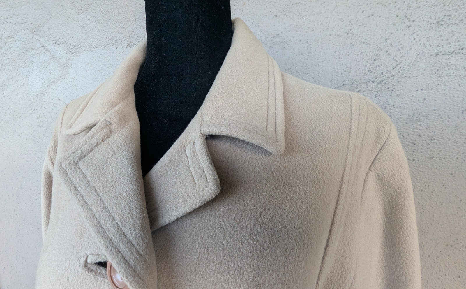 Vintage | Beige Belted Wool Overcoat | Fits Medium to Large