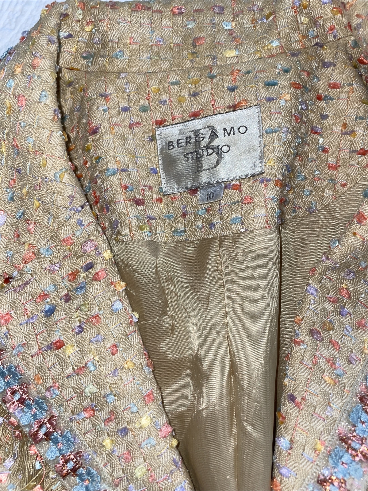 Bergamo Studio Beige Cream Tweed Blazer Size 10 Cropped Confetti Jacket Fringe