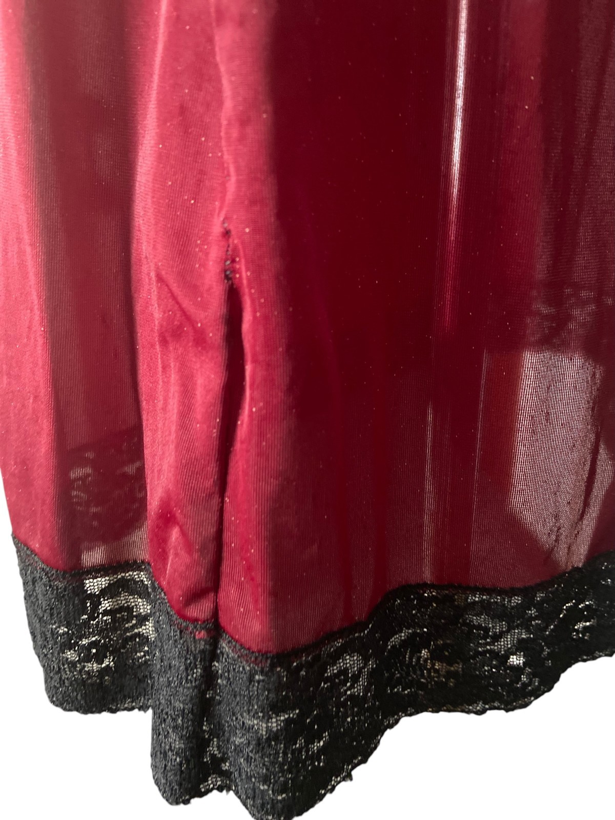 Vintage Full Slip for Women in wine red, with black lace bust and trim | Size M