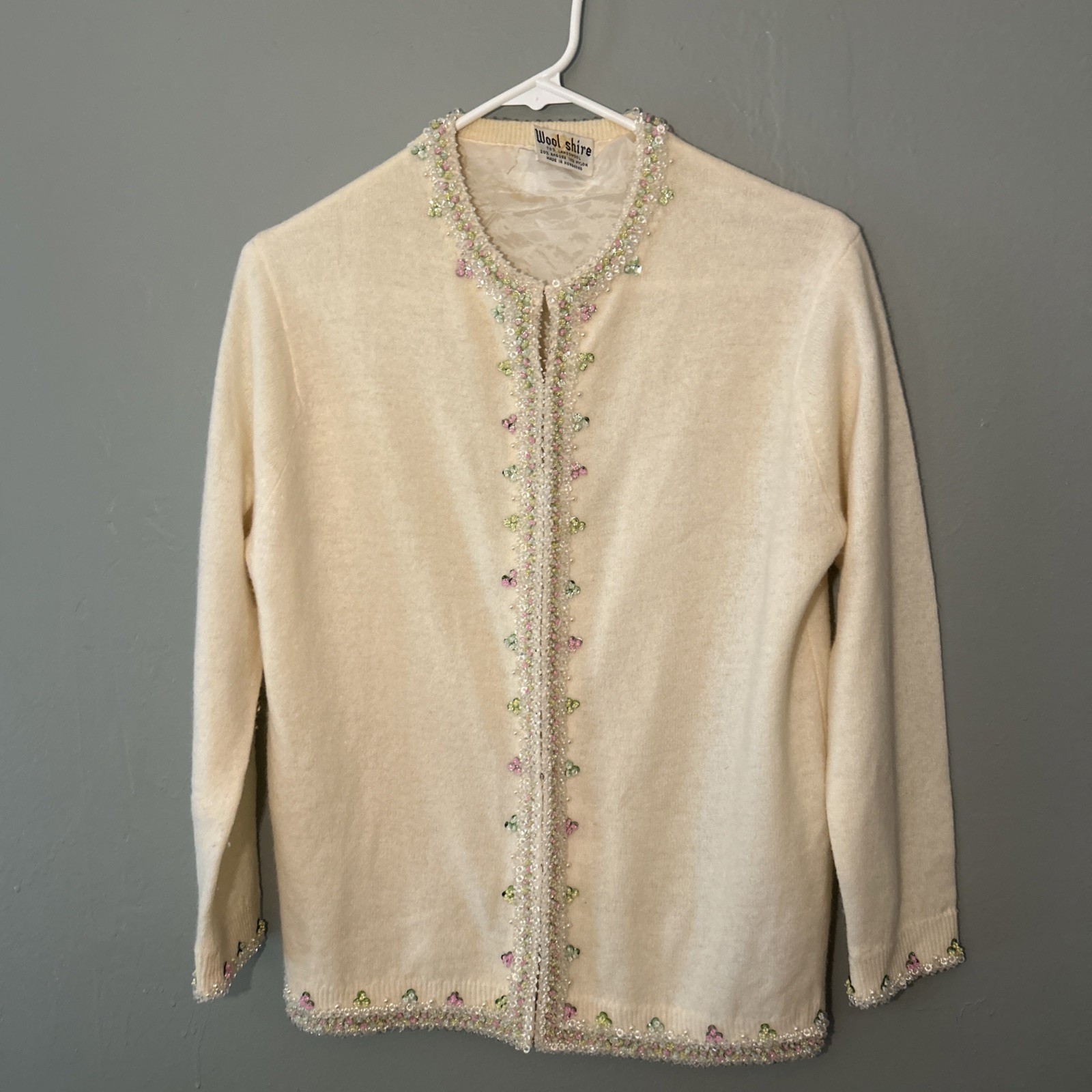 Vintage Womens Embroidered Beaded Cream Sweater Lambs Wool Angora L XL Hong Kong