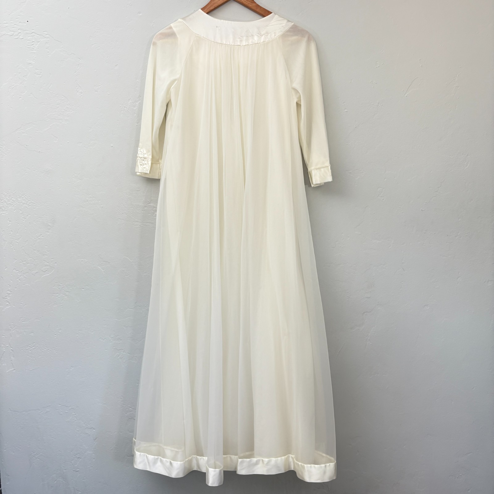 Gossard Artemis Robe Nightgown Set Women Size Petite White Vintage FLAWS