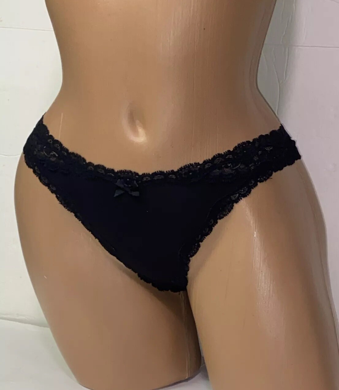 Vintage Victoria’s Secret Panties Thong/Tanga Black Small Nylon Elastane Panty