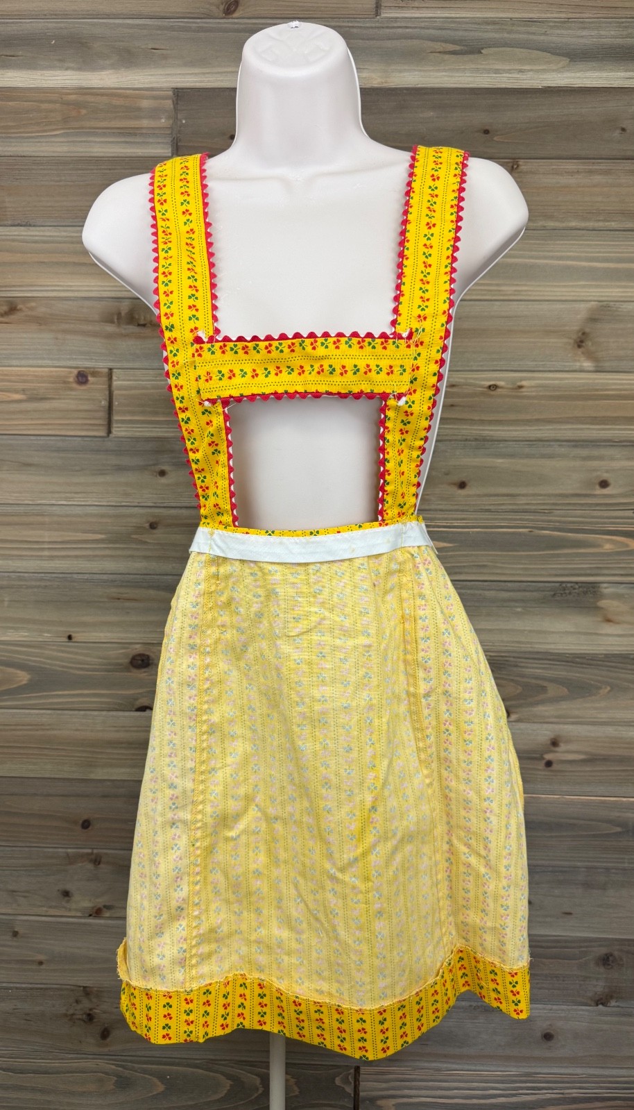 vintage 60’s pinafore mod dirndl suspender skirt rickrack trim novelty print