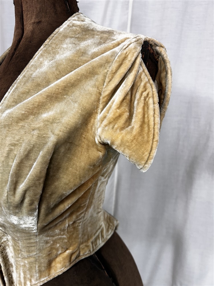 antique bodice lace front pierrot jacket gold velvet stiff bones replica1780s