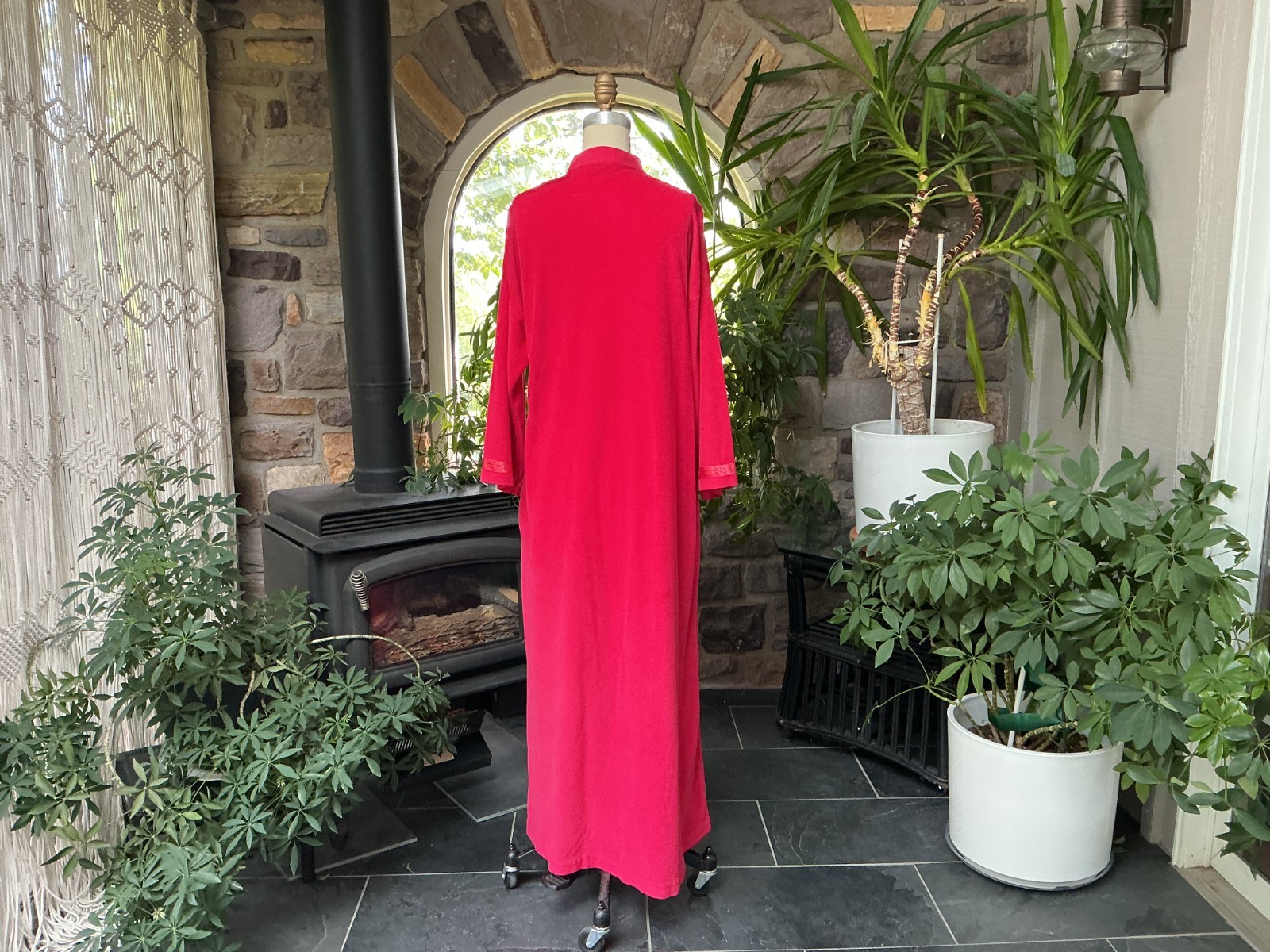 Vintage 1970s Deep Pink Velour and Satin Zipper Front Robe Lounge Trends