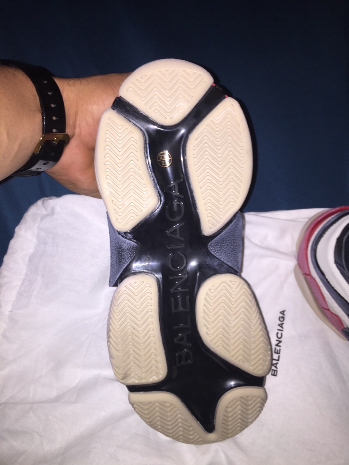 size 8 woman balenciagas!!  (NICE) 