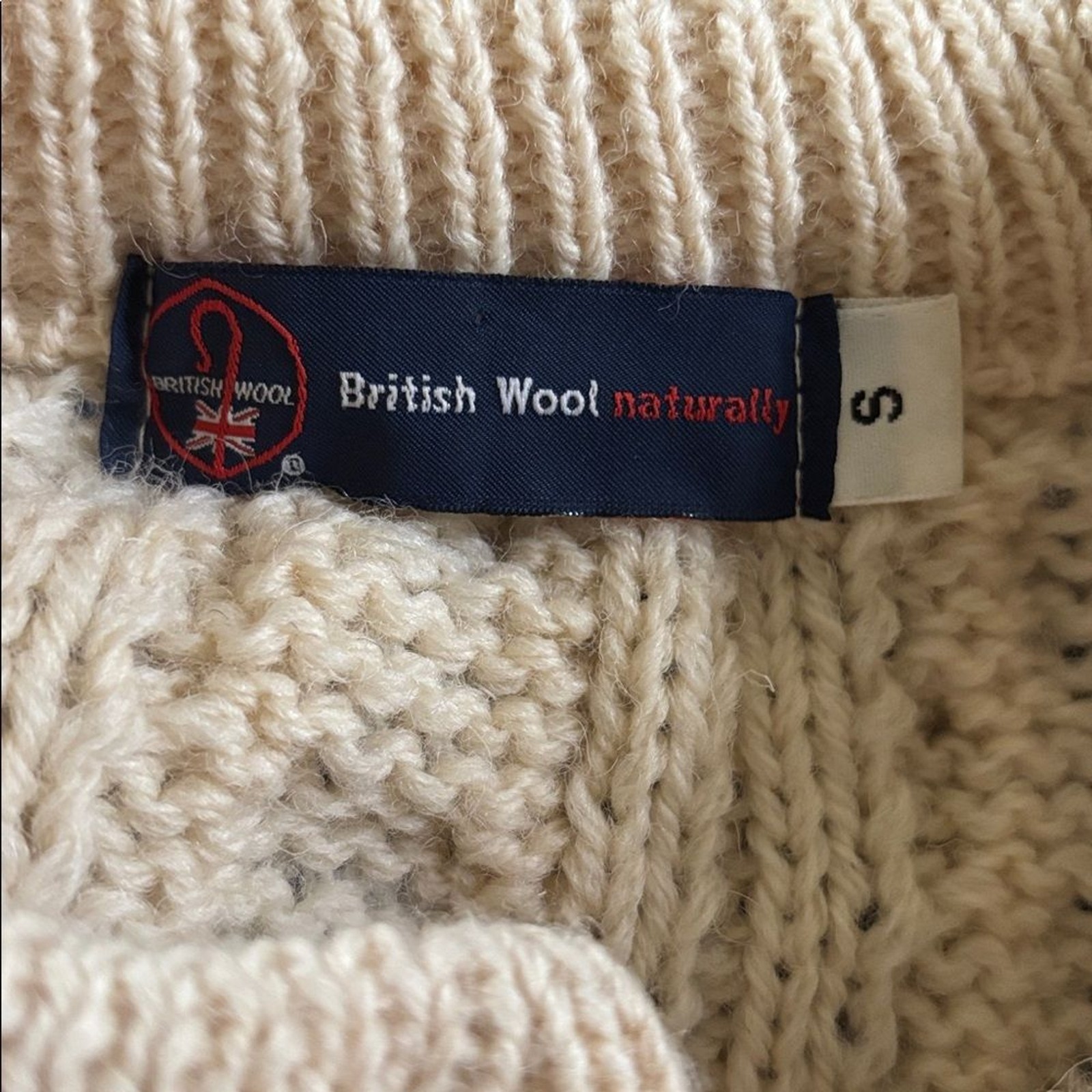 VTG British Wool Chunky Oversize Wool Cable Knit Cardigan Sweater Sz S Ivory