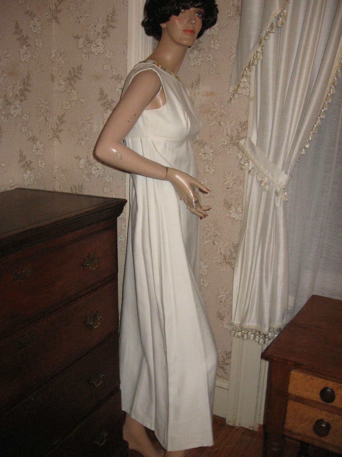 VINTAGE 1960 IVORY EVENING GOWN – GOLD/YELLOW/GREEN EMBROIDERED FLORAL DESIGN