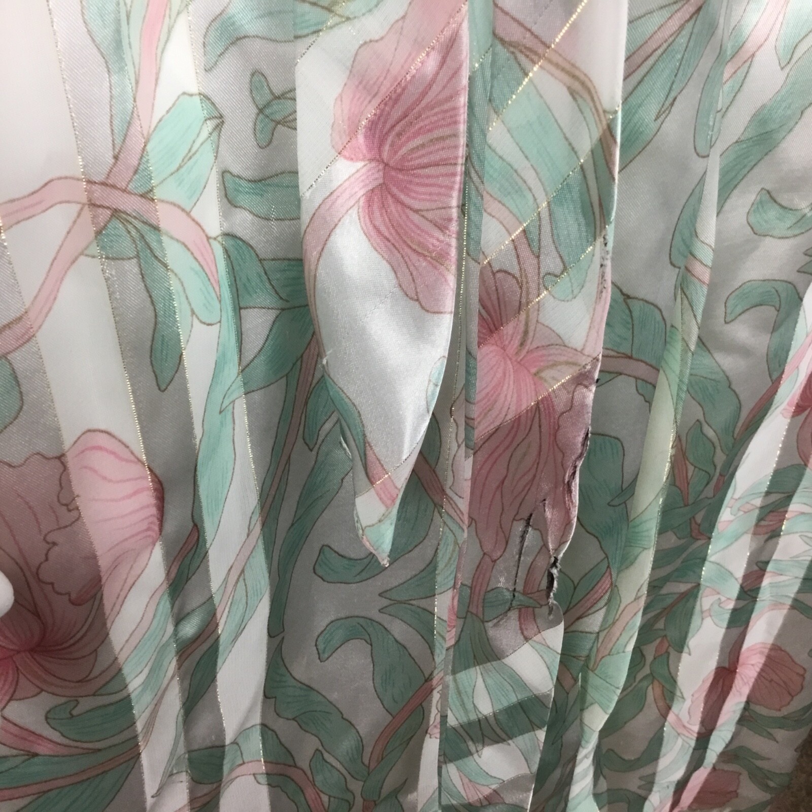 Lucie Ann II Vintage Satin Floral Robe Size Medium Nightware Lingerie Robe