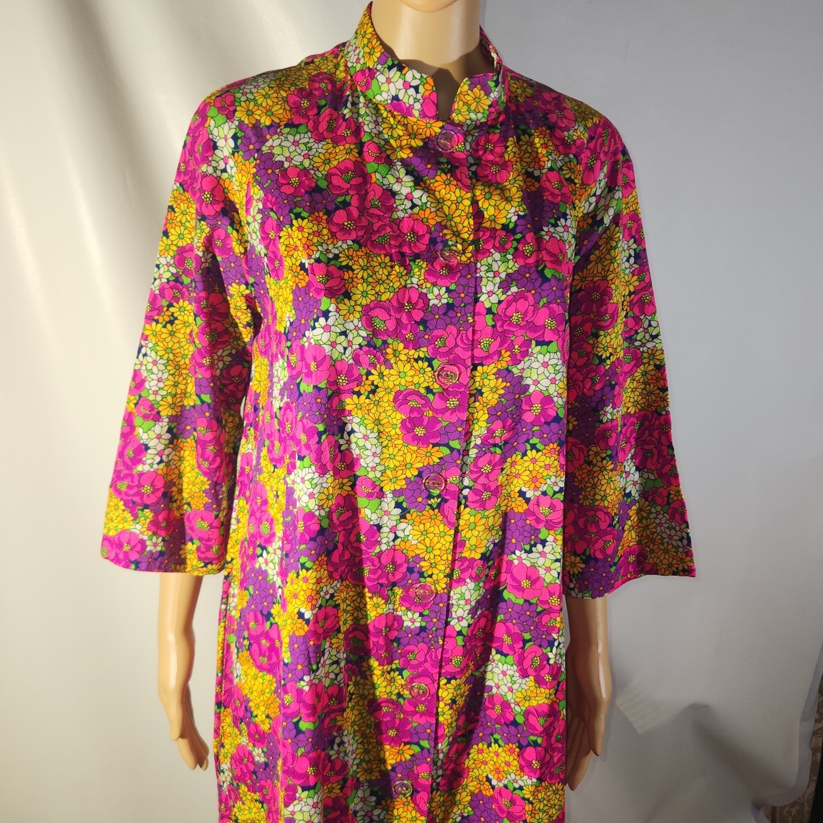 Vintage 60s Floral Flower Power Iconic Psychedelic House Coat Dress Maxi Robe
