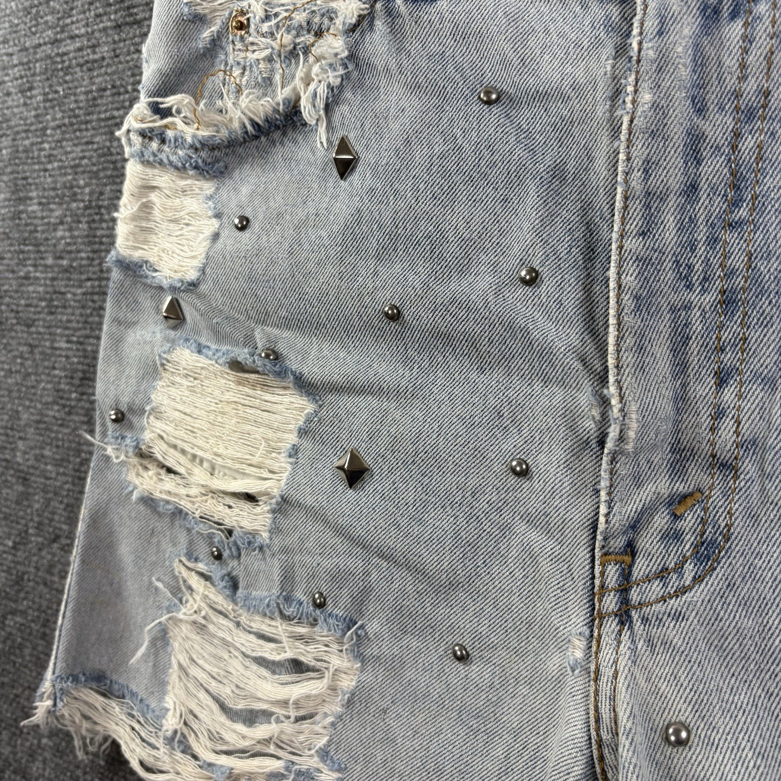 VTG Levis Orange Tab Distressed Cut Off Denim Shorts 34 (Fits 32) Studded Cheeky
