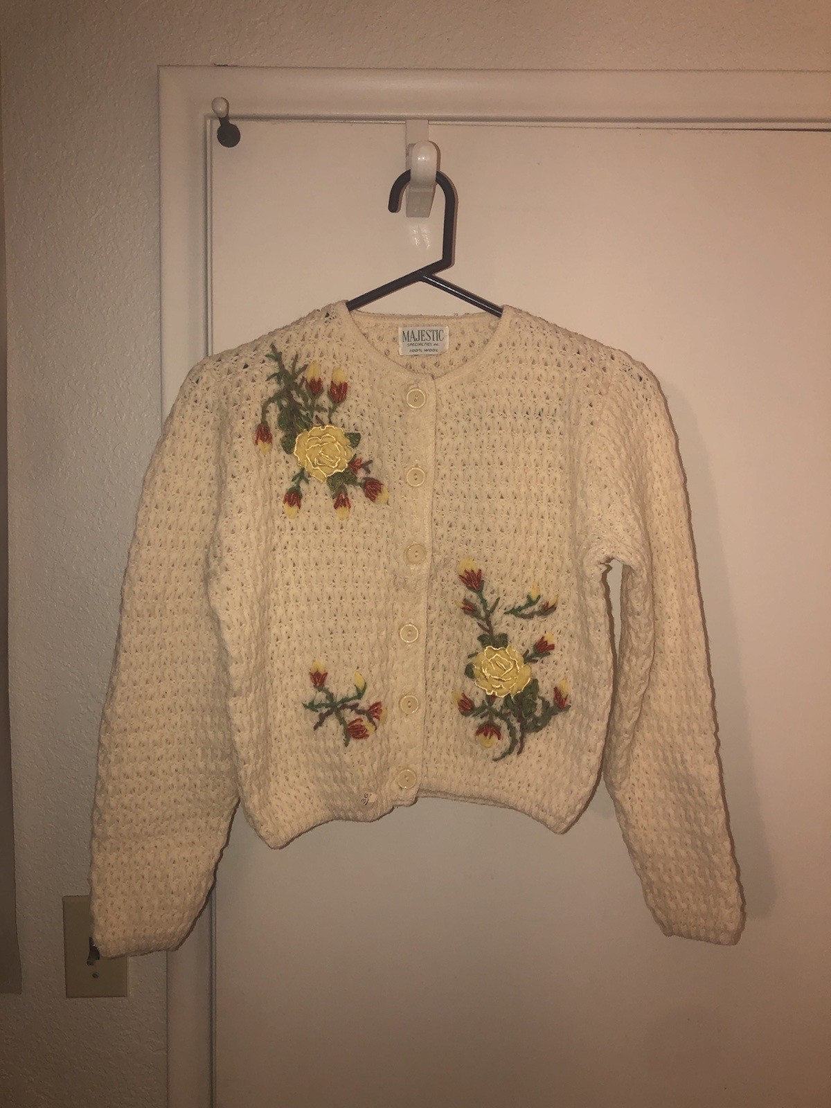 VTG 1960s Majestic 100% Wool Crotchet Knit Floral Cardigan Sweater Cottagecore