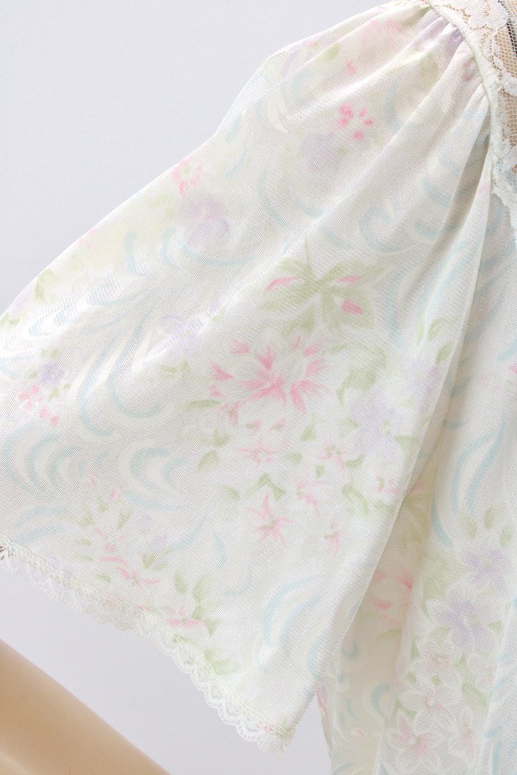 Vintage Vassarette Robe L Lace Trim Light Florals on Creamy White Nylon USA