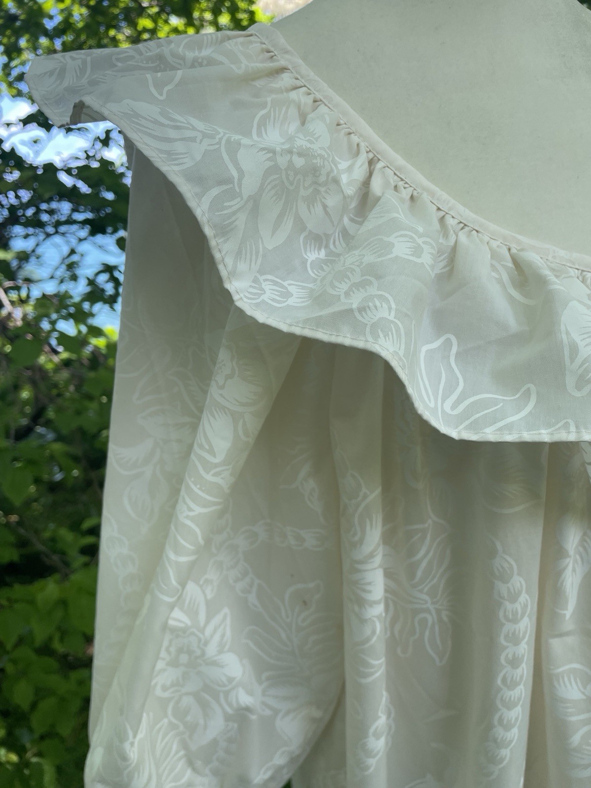 Vintage Liberty House Almost Paradis Cream/Ivory V-Neck Dress Muu Muu Size M