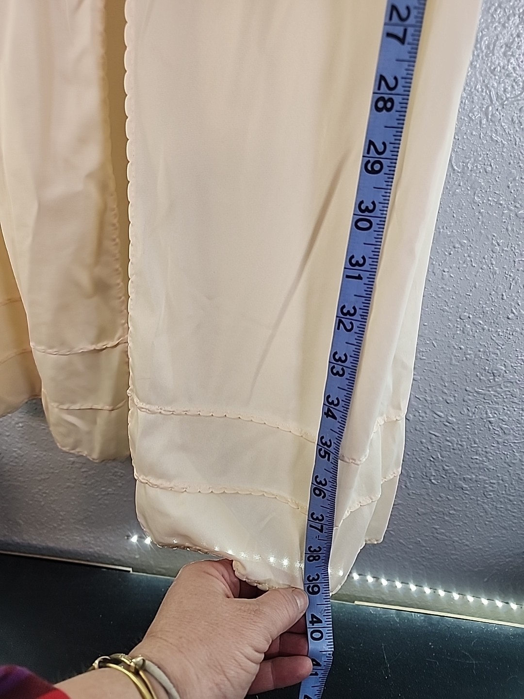 Vintage Wonder Maid Non Cling Half Slip, 39″ Long Size SM Lace Trim Beautiful