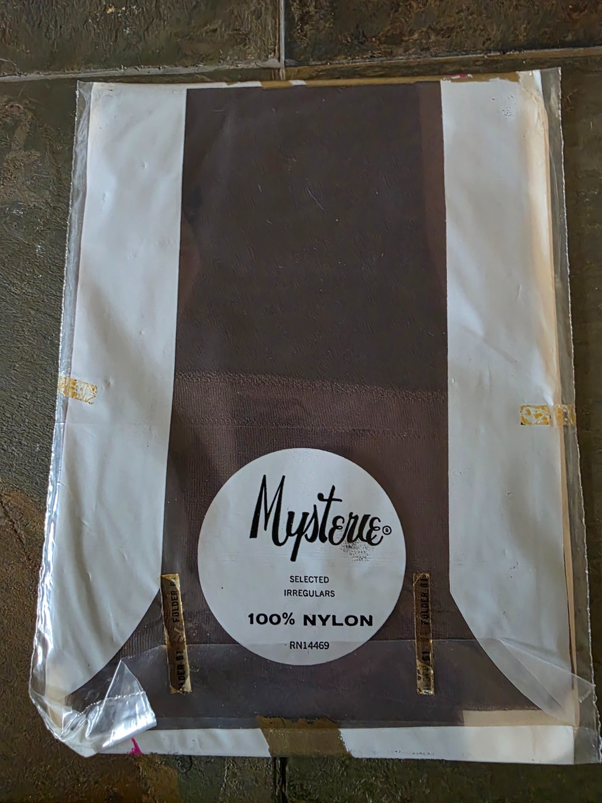 NIP Vtg Mysterie Seamless Mesh Coffeetone Stockings Size 10 1/2 Avg Irregulars