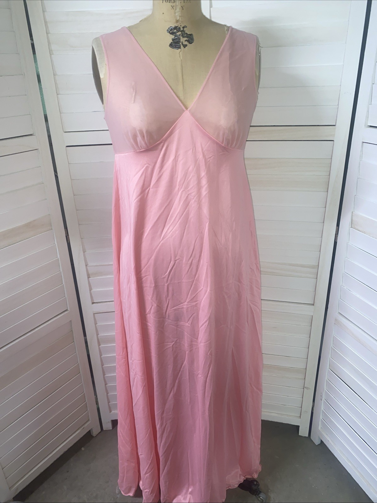 60s 70s Pink Nylon Maxi Floor Length Long Slip Night Gown Lingerie V-neck M/L