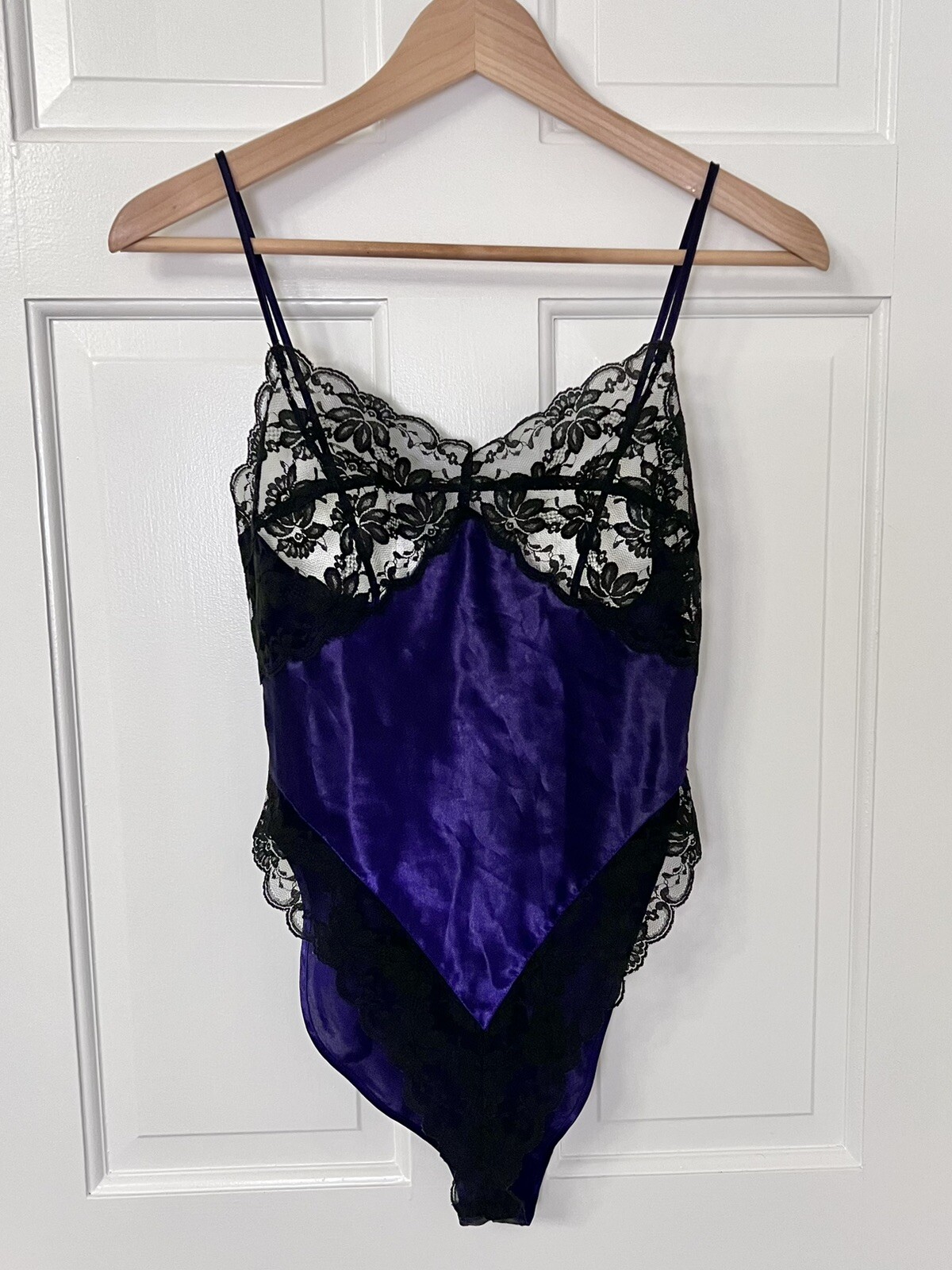 Vintage Victoria’s Secret Gold Label Women’s Size S Purple Teddy Bodysuit Lace