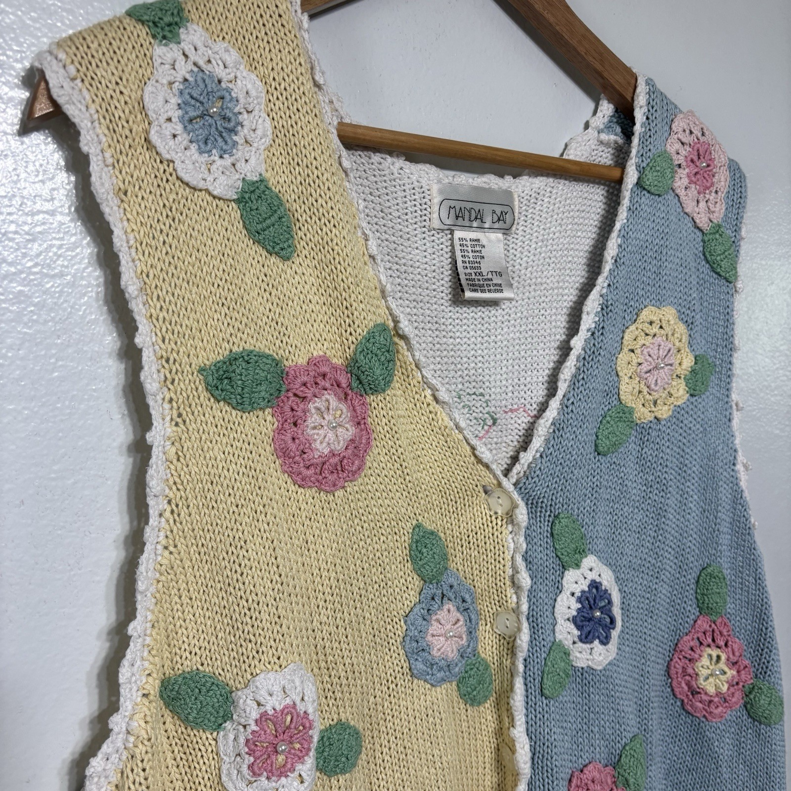Vintage Mandal Bay Pastel Knitted Floral Vest Size XXL Grandmacore Cottagecore