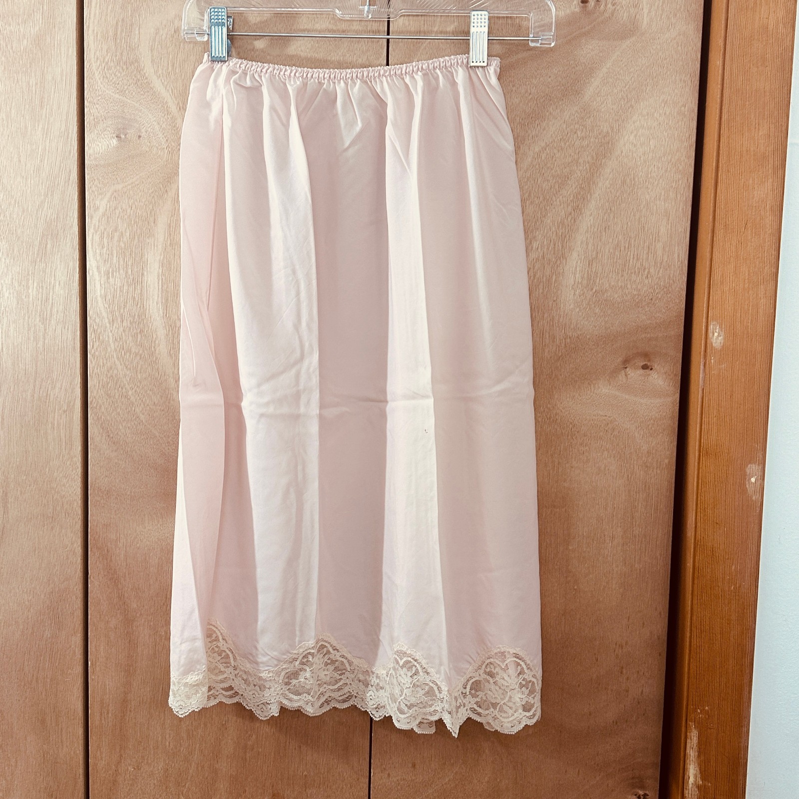 1970s Barbizon Crepe Remarque Half Slip Pink w/ Cream Lace Size Large/Tall