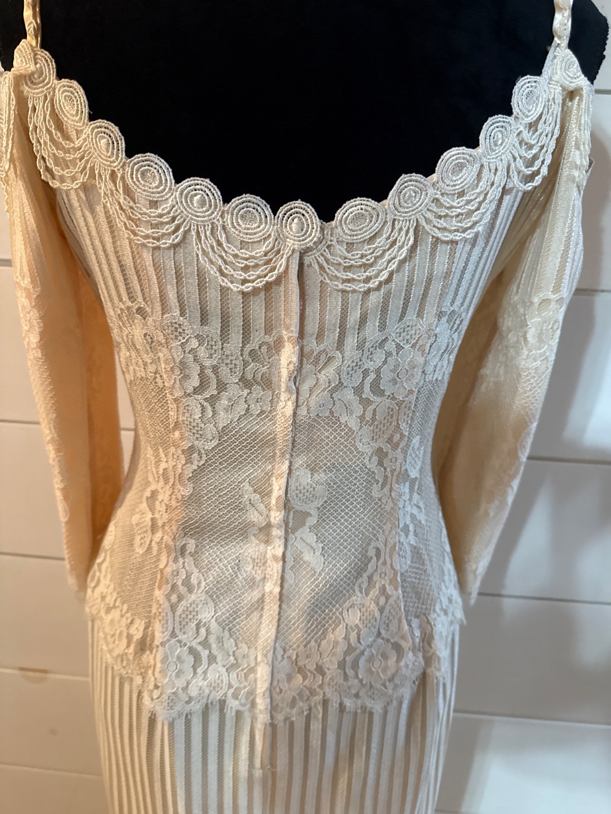 Vintage Y2K Susan Lanes Country Elegance Wedding Ivory Lace & Blush 12