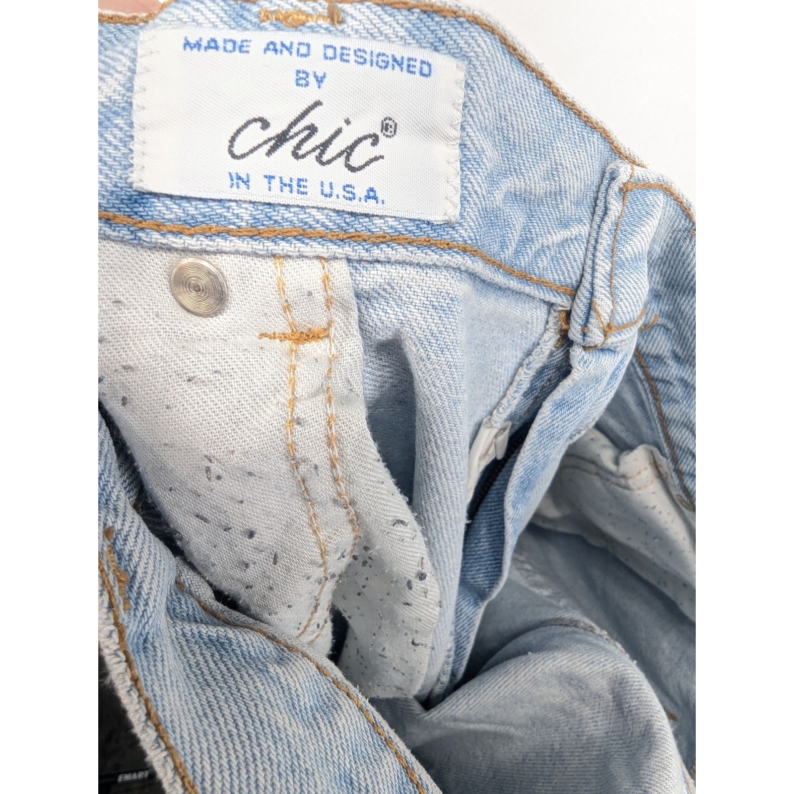 Chic Vintage High Waisted Tapered Leg Light Wash Blue Denim Jeans USA 34×26