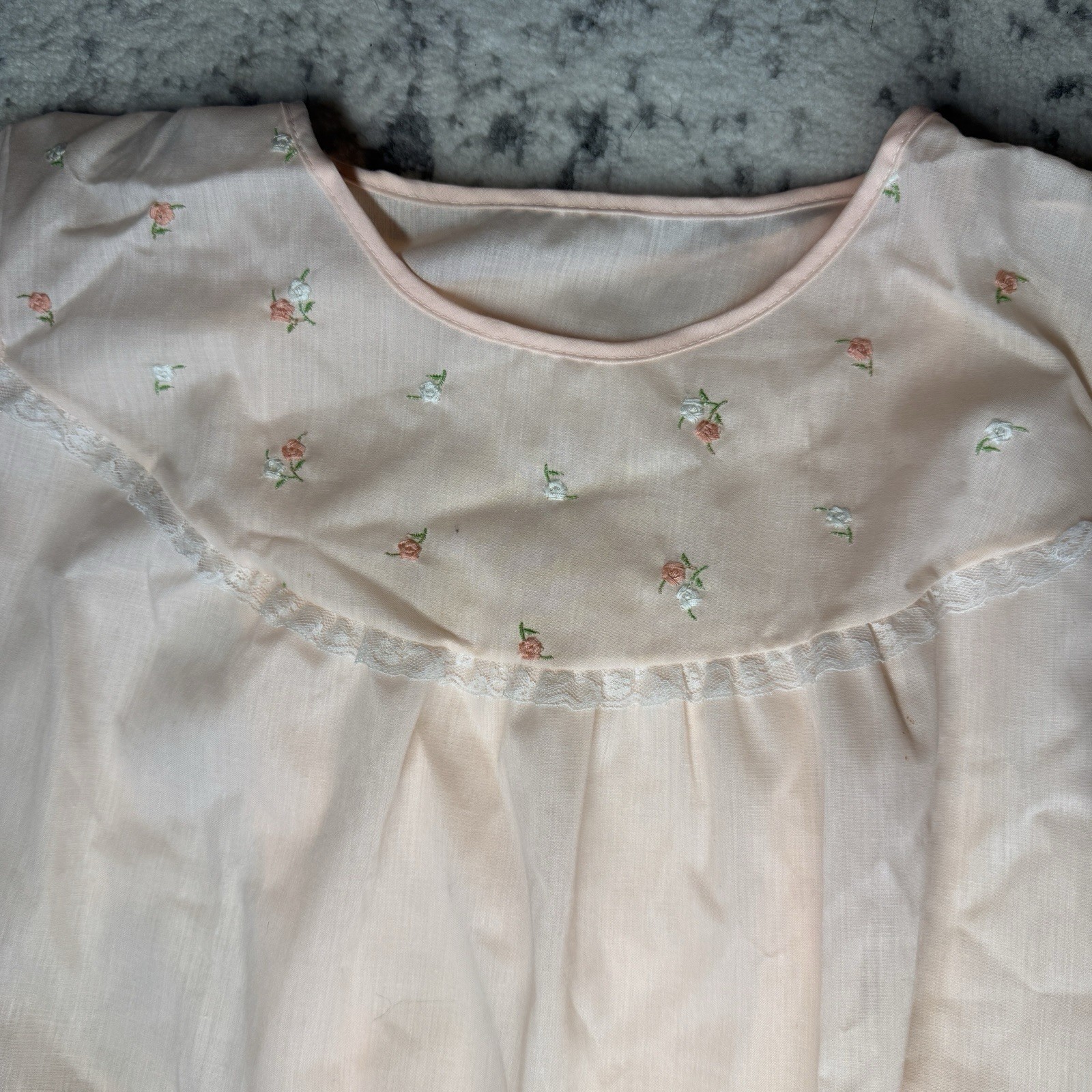 Vintage PinkNightgown Beall’s Embroidered Rosebuds Lace Trim Made USA Sz Large