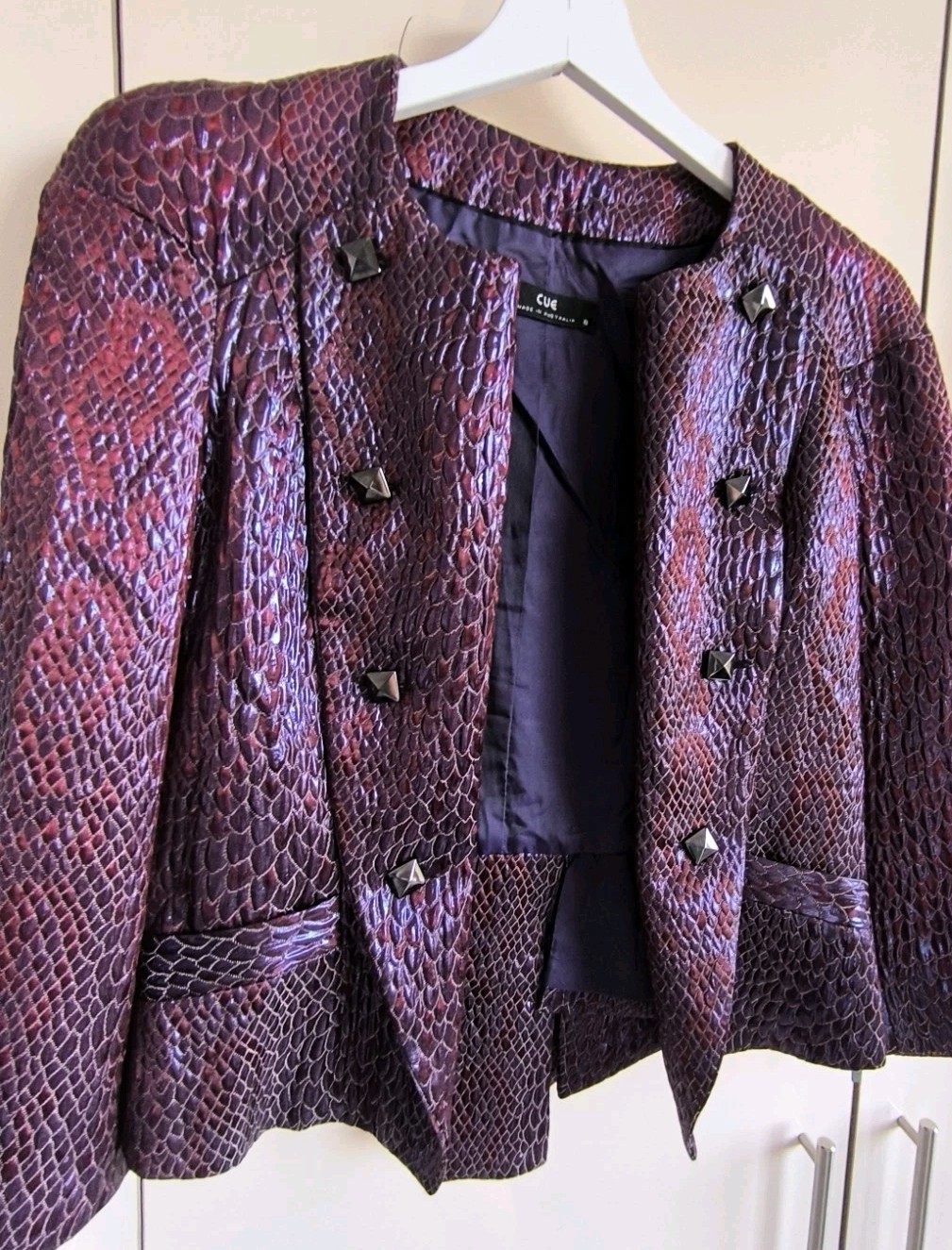 Beautiful vintage vine colours women’s jacket by CUE, Australia