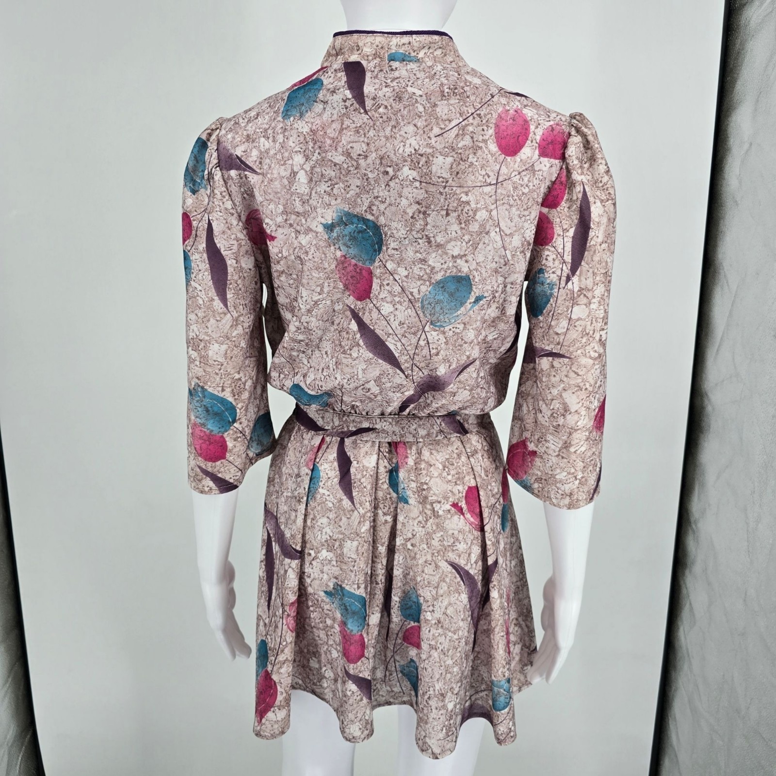 Vintage 1970s Floral Watercolor V-Neck Belted Blouson Mini Day Dress (Size 6/S)