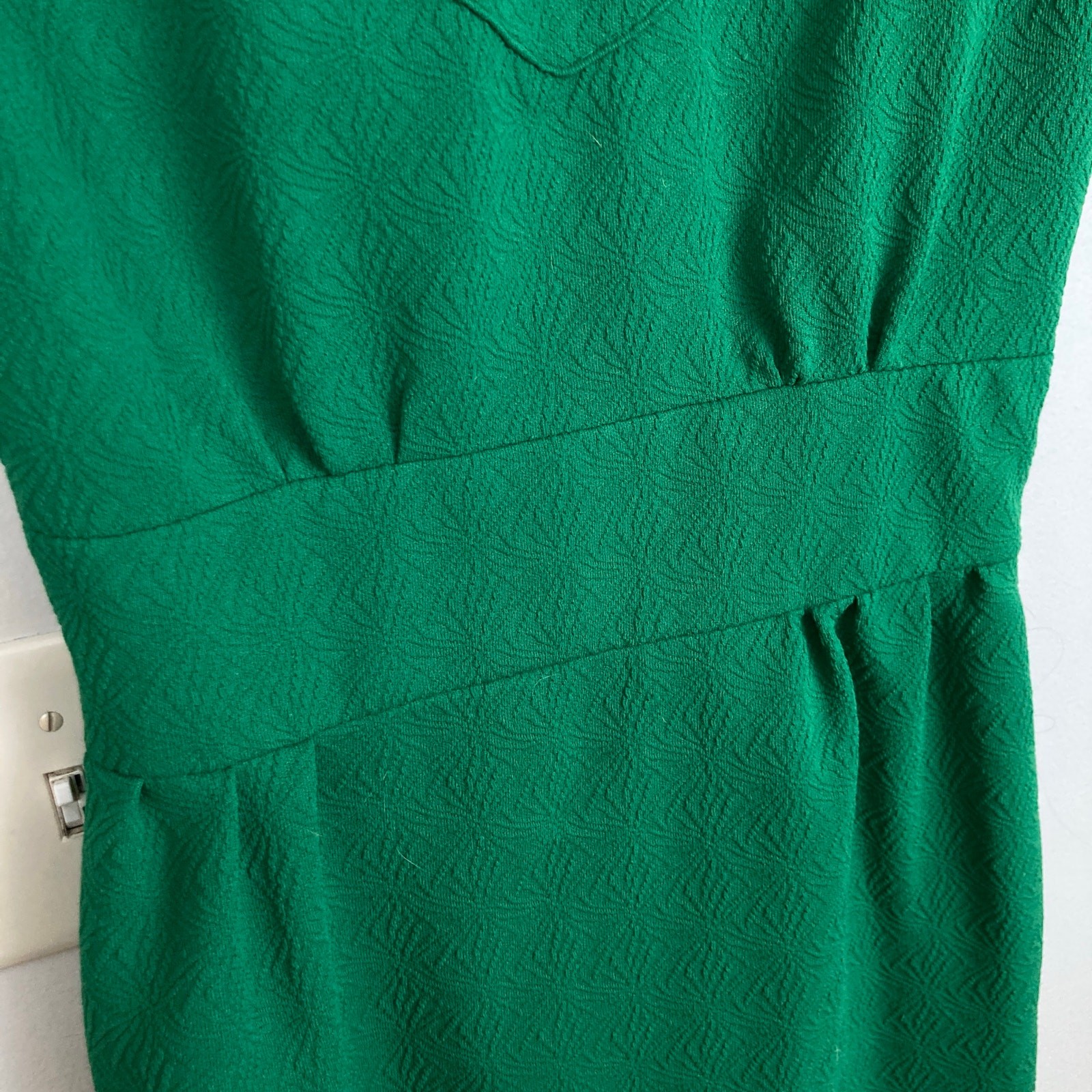 Vintage 60s Women Green Mod Mock Neck Textured Sheath Dress Size S MCM Mad Men