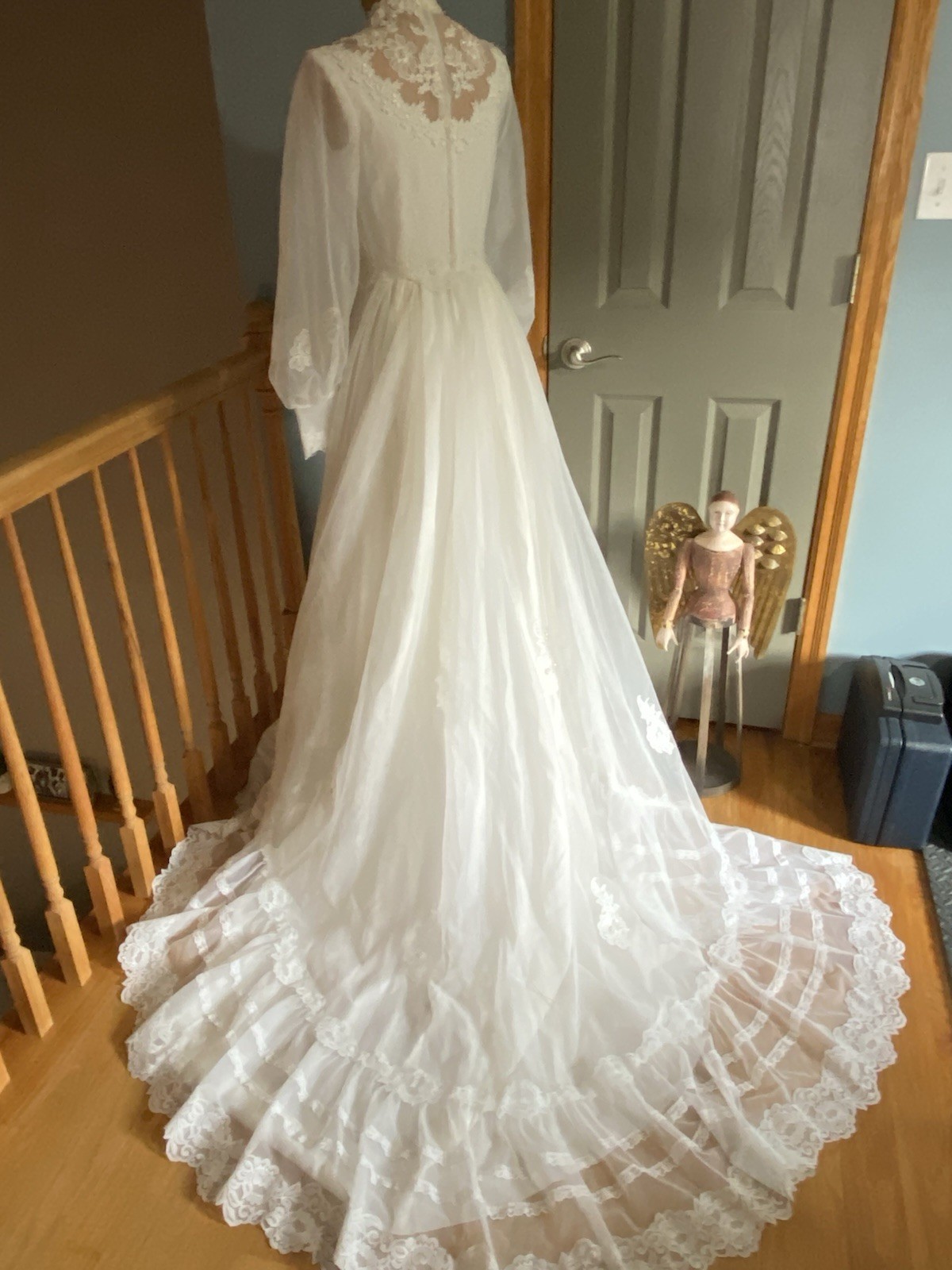 Vintage Lace Pearl Appliqué High Neck Long Sheer Sleeve 1970s Wedding Gown S/M