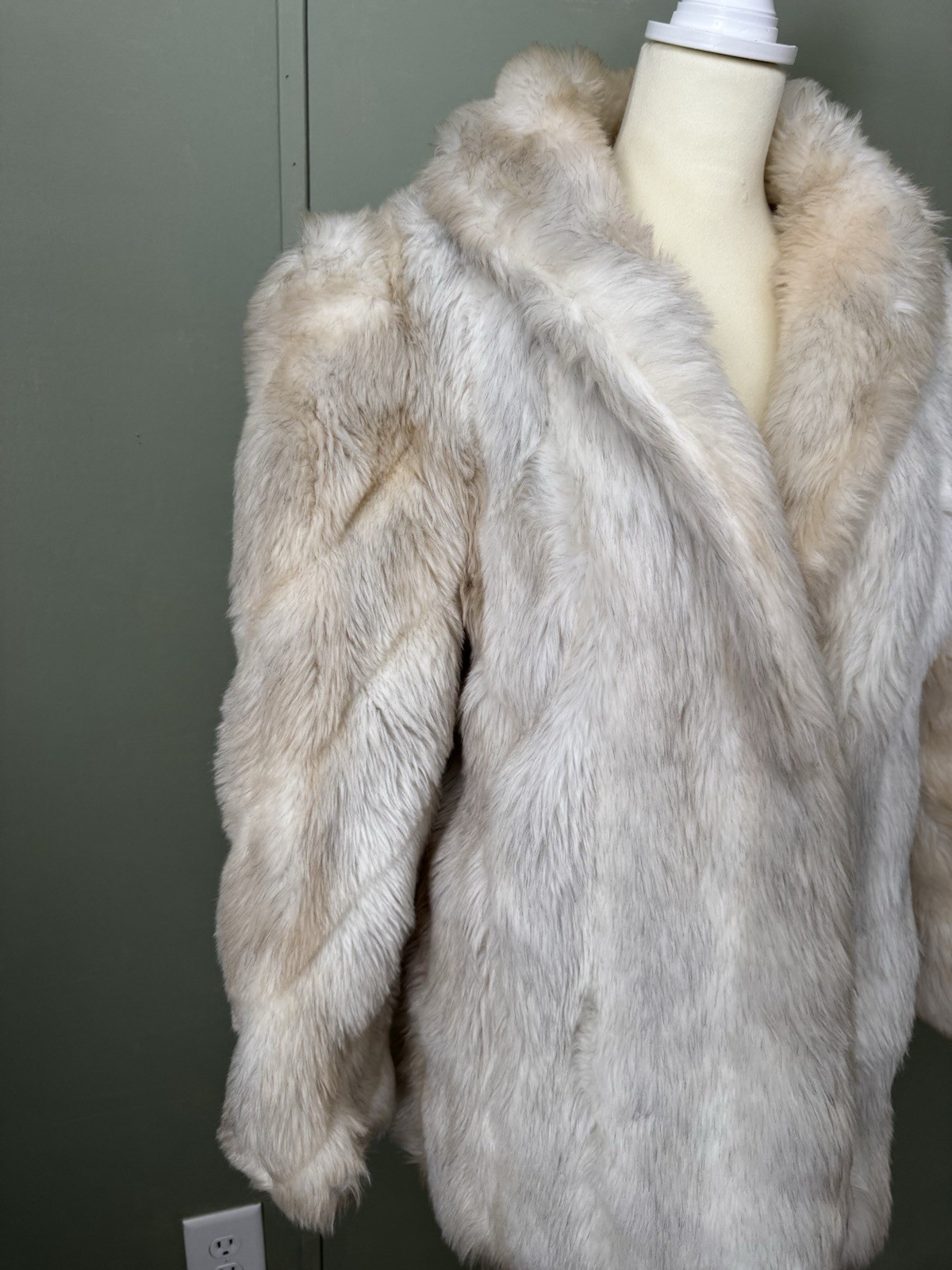 Vintage Women’s Fur Coat Beige Cream Regular Size 12 WPL 6205 Made in USA