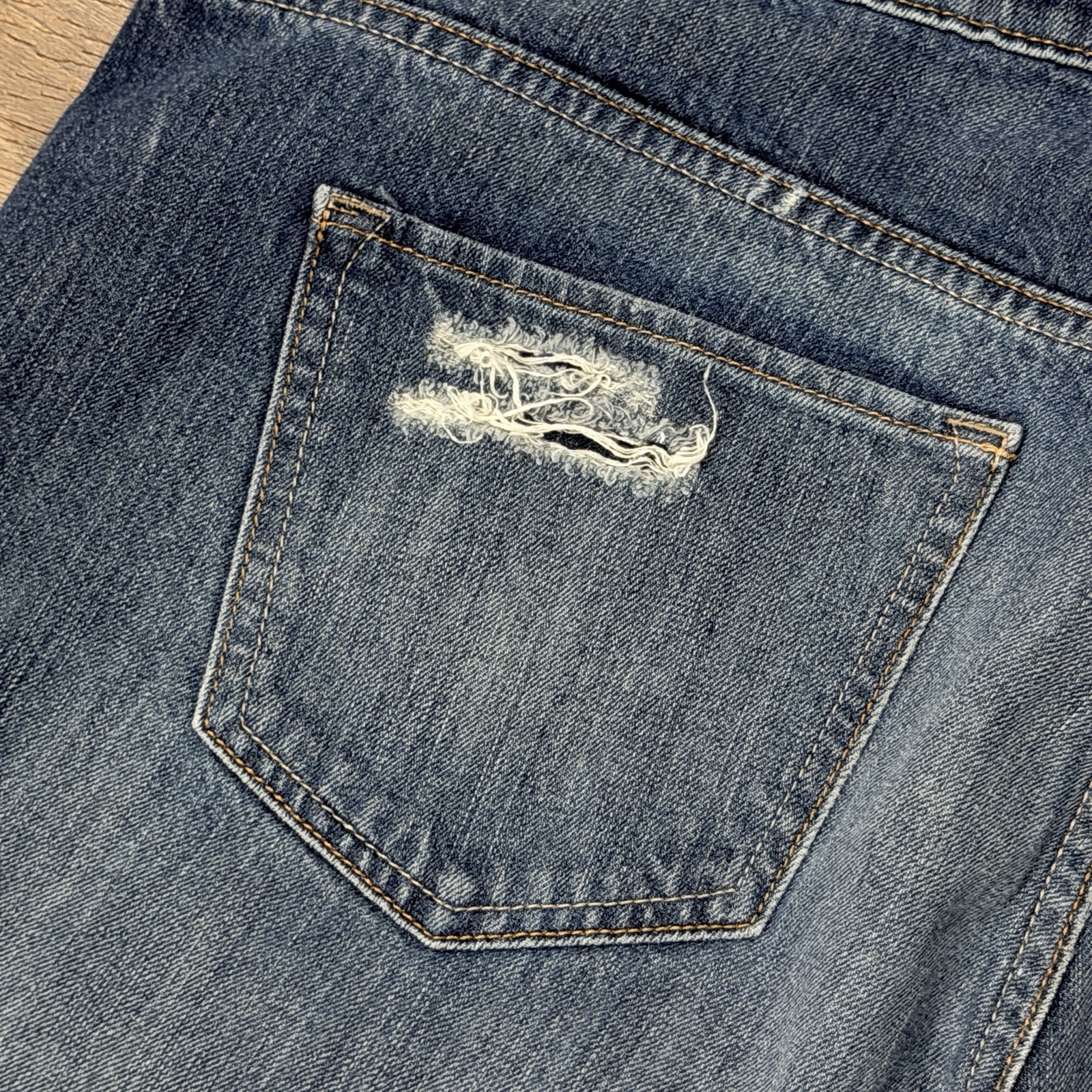 Old Navy Womens Plus Capri Blue Jeans Size 16 Y2K Dark Wash Low Rise Distressed
