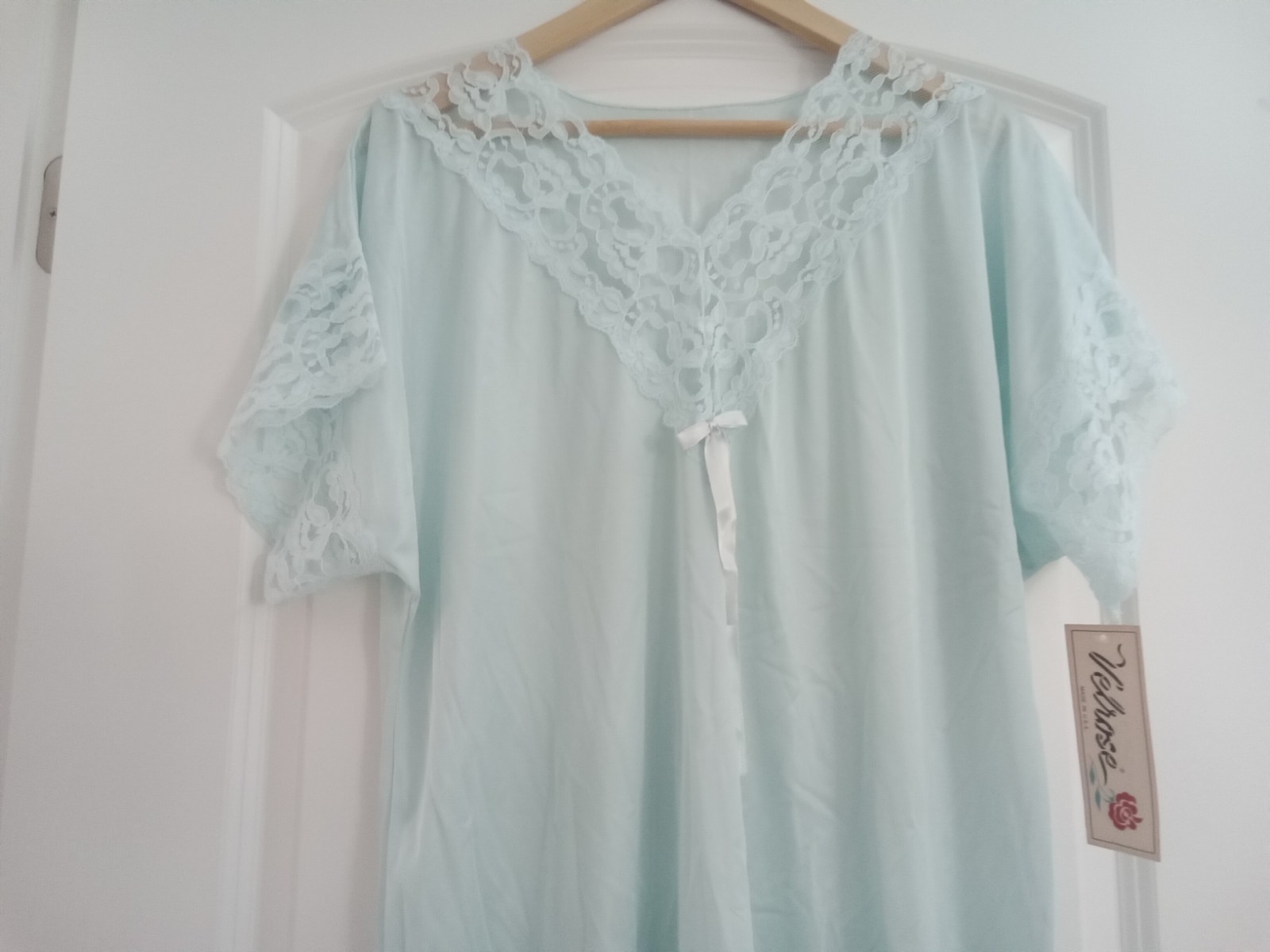 Velrose Vintage Light Aqua Nylon Short Nightgown Size Medium Lace Accents USA