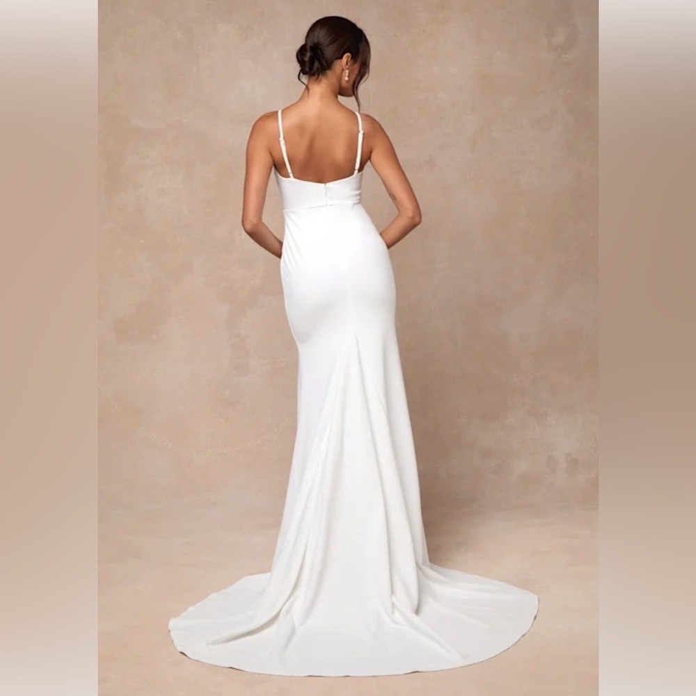 NWT- Esmeralda Bridal Dress *lace in slit removed for a more elegant look*