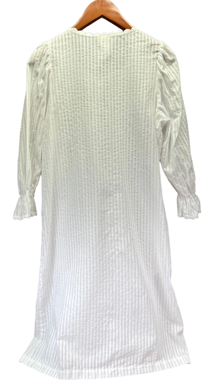 Vintage 90’s CARRIAGE COURT 100% Cotton White Lace Robe Women’s S