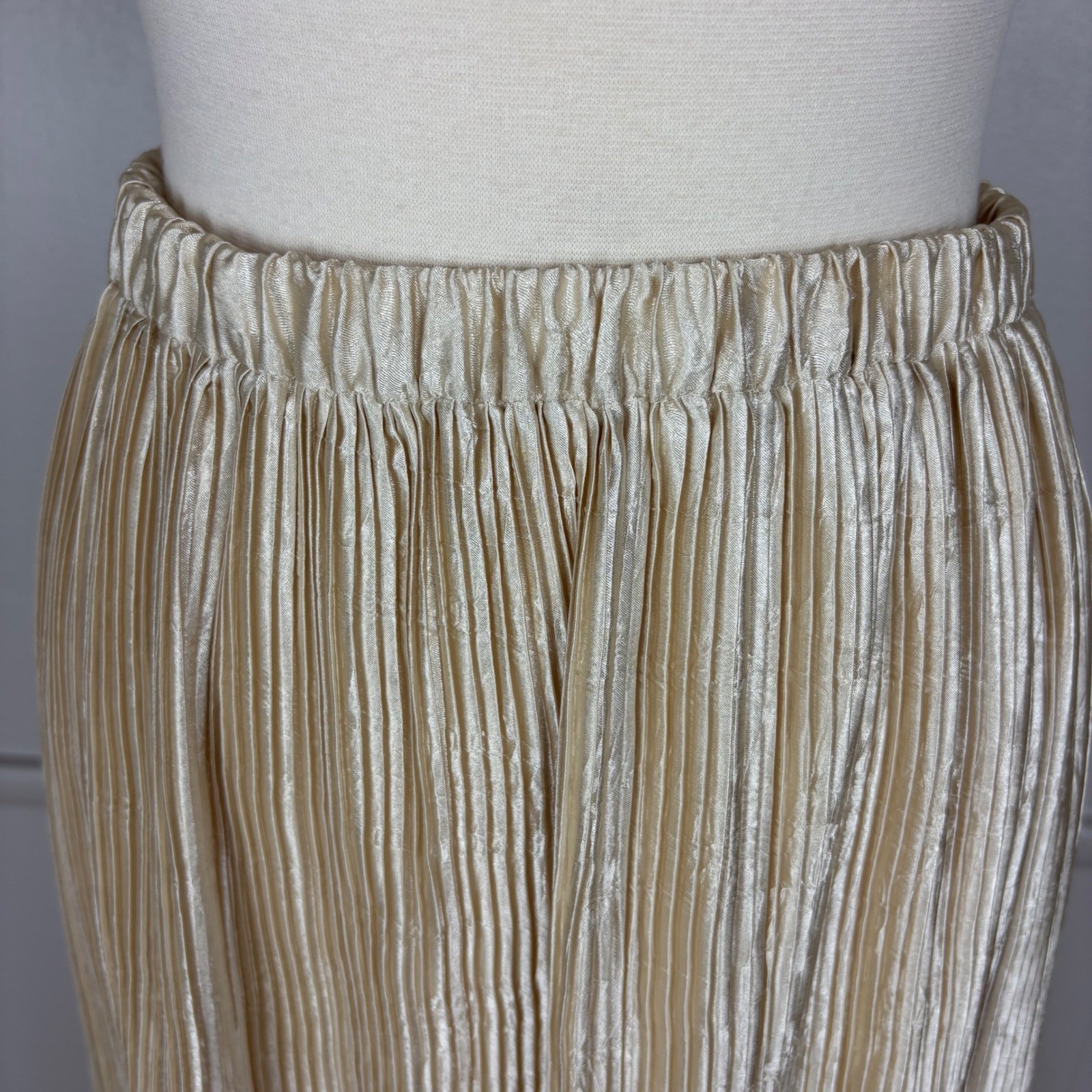 Jeanne Marc Pleated Maxi Pull On Skirt Size S (8-10) Gold Shimmer Plisse Vintage