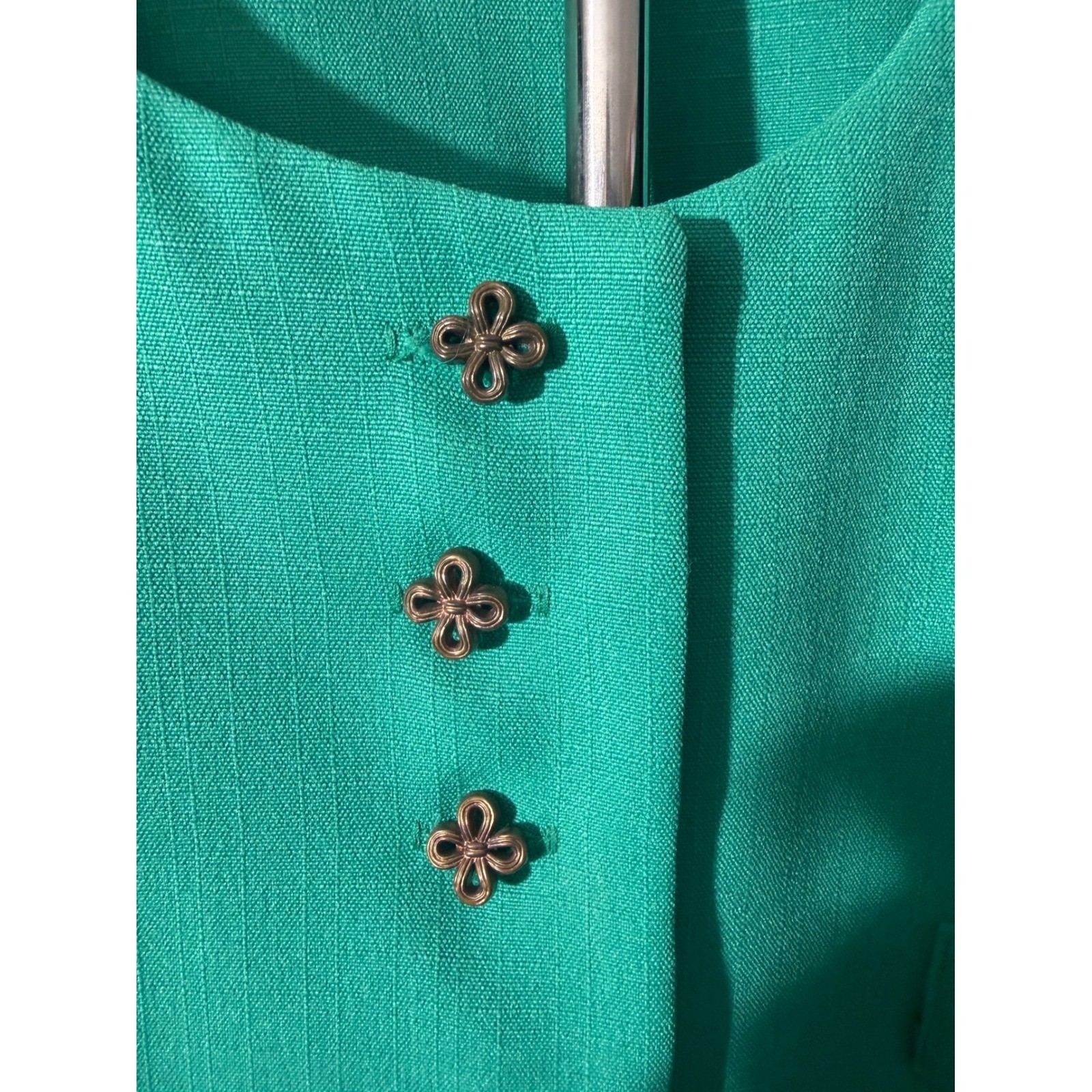 Reina Skirt Suit Set Size 6 Vintage Emerald Green Short Sleeve Ornate Buttons