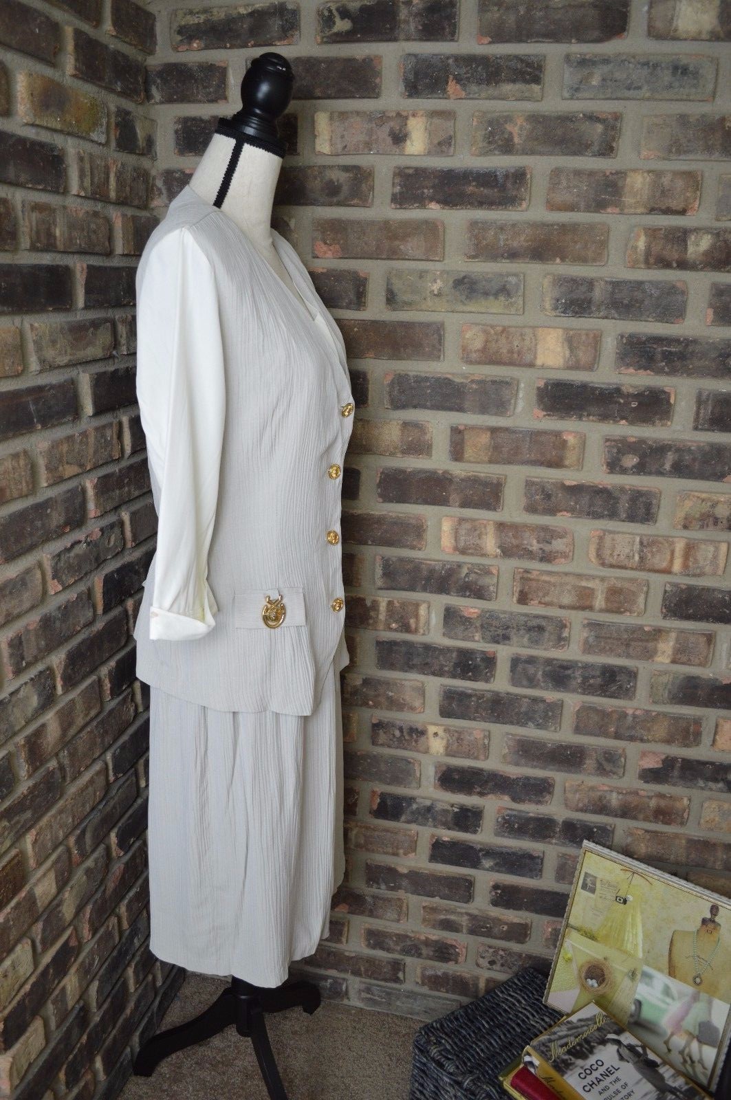 Vintage Reina Women’s size 16 Gray 2 piece set Top And skirt Set Size Large BA