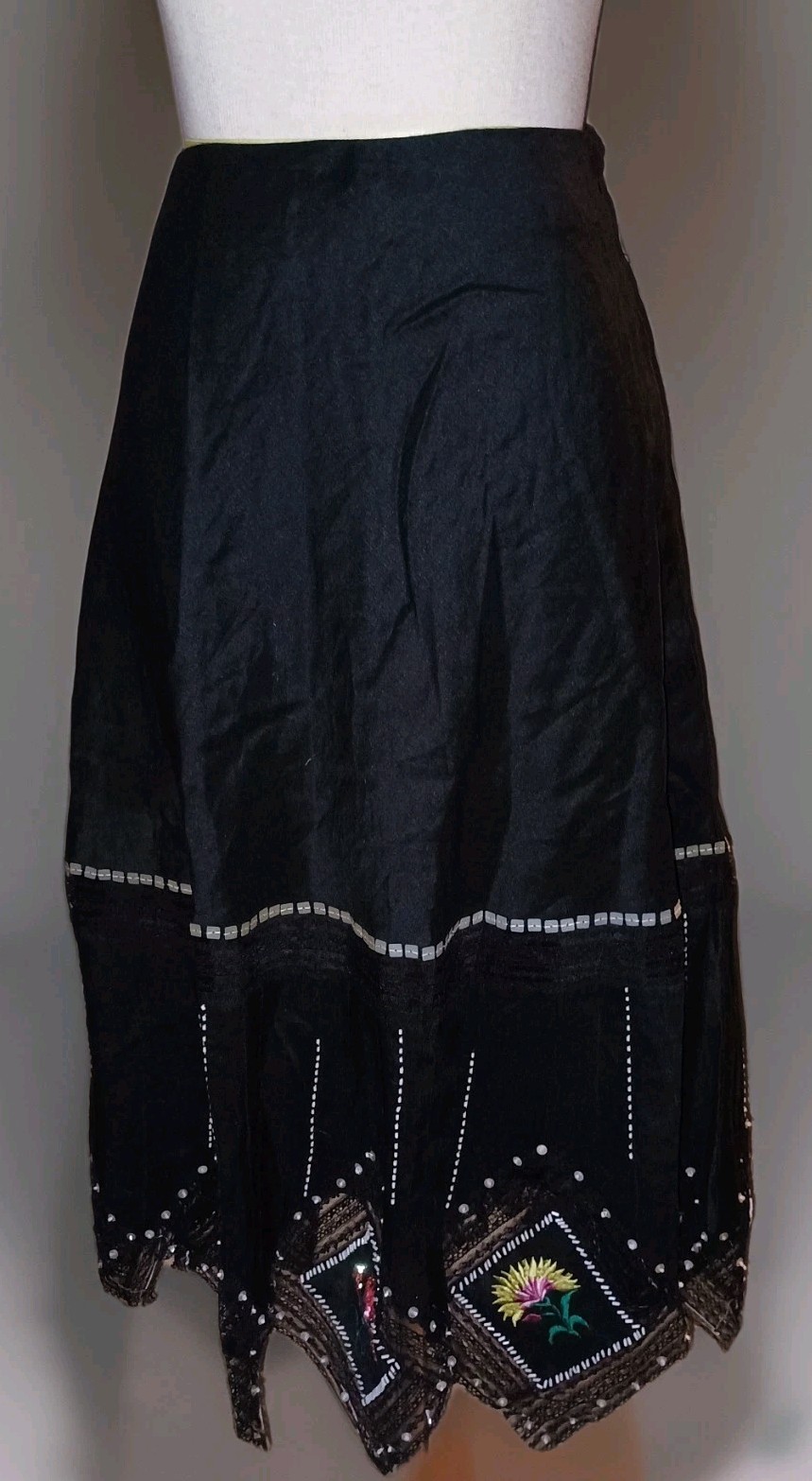 Vintage Carole Little Linen Black Skirt Embroidered Beaded Handkerchief Hem…