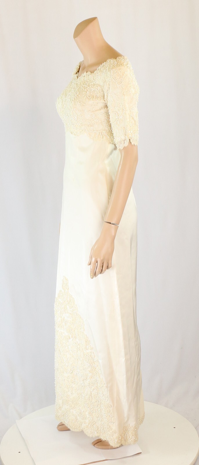 Unbranded Vintage 60s Ivory Satin & Alencon Lace Wedding Dress size 5/6