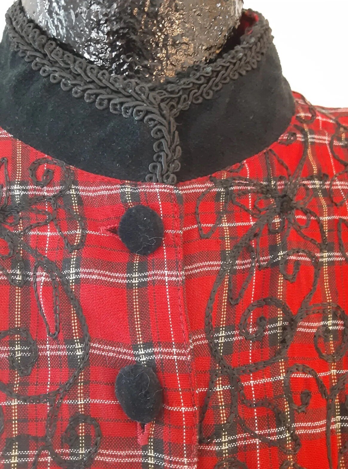COUNTRY WEAR CLOTHING CO. DRESS SCOTCH PLAID RED BLACK EMBROIDERY SIZE 8P B=36