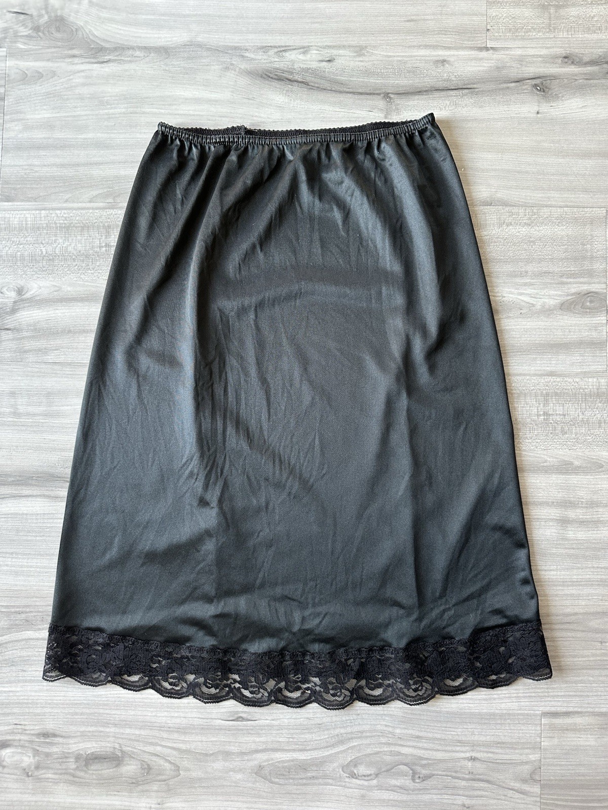 Vintage Interludes Fancy Lace Hem Nylon Half Slip Black Size S USA 23.5” Long