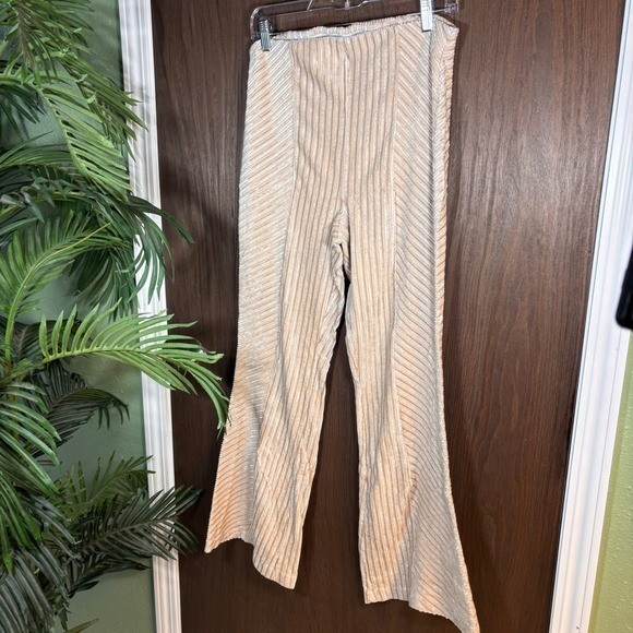 Free People Velvet Bell Bottom Pants Large Champagne Pleated Wide Leg Boho