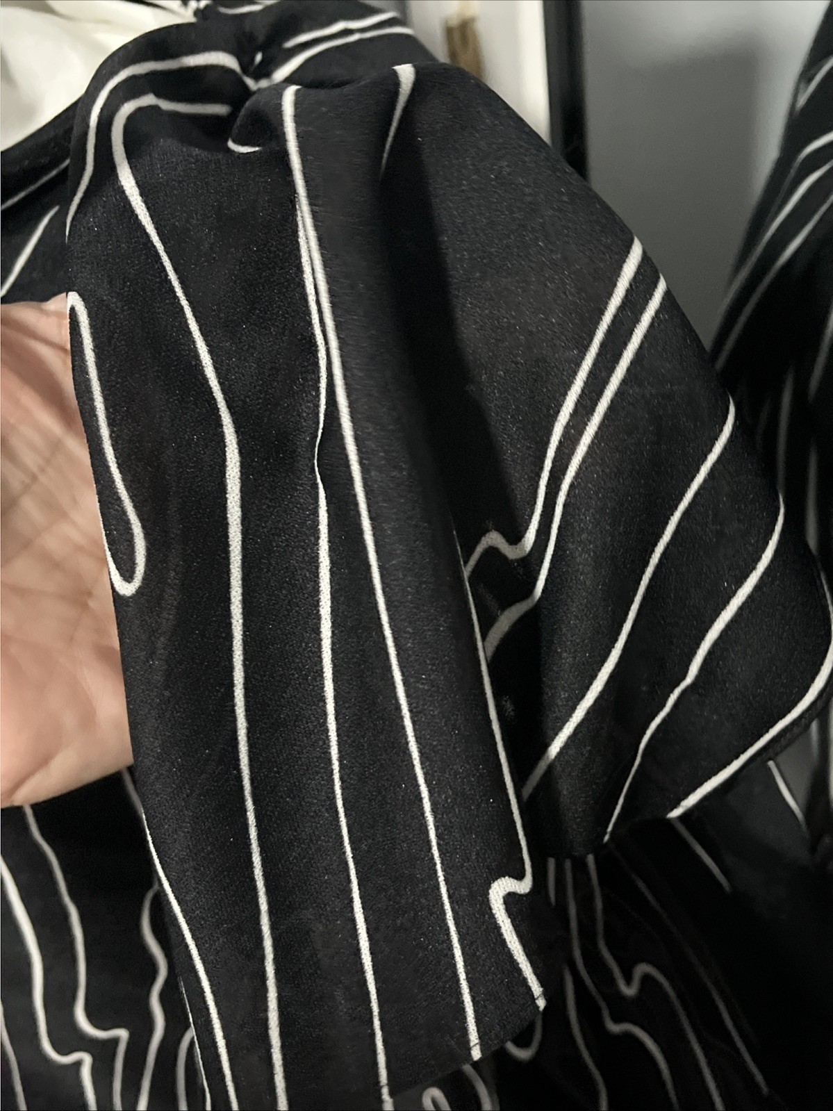 VINTAGE TJUNIORS FABULOUS BLACK WHITE DRESS ABSTRACT 8/10