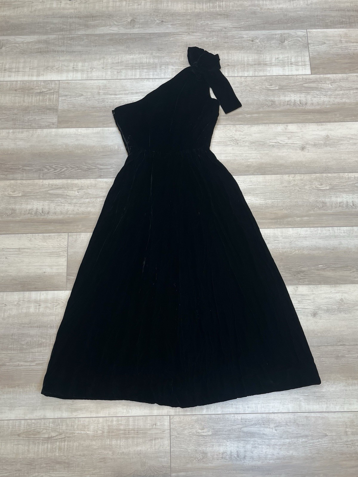 Victor Costa Vtg Black Velvet One Shoulder Gown Shoulder Bow Sz S/M? Whimseygoth