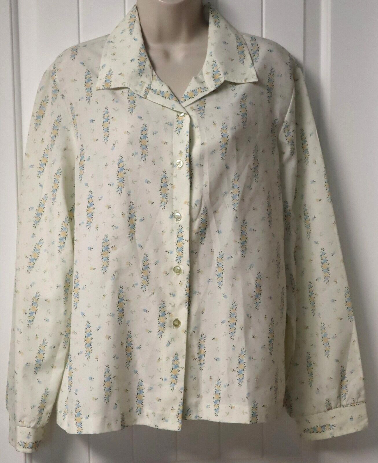 Vintage 1970s LUCKY BRITCHES PLUS butons up blouse size 16 (check measurements)
